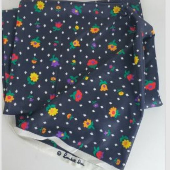 Floral Vintage Fabric Black Flower Motif 72"x42" Textiles Craft Sewing Patterns - Picture 2 of 7